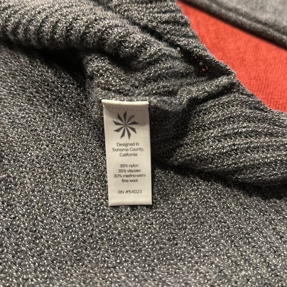 Athleta long sleeve/light sweater size medium women’s - Picture 5 of 5
